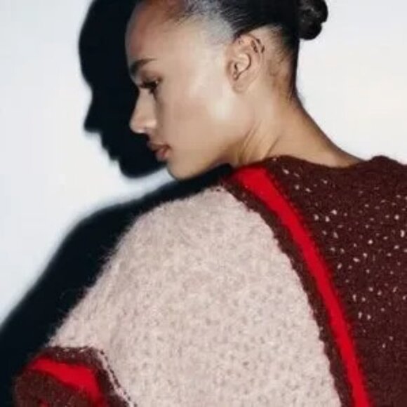 Zara Pop Over Poncho - Picture 4 of 10